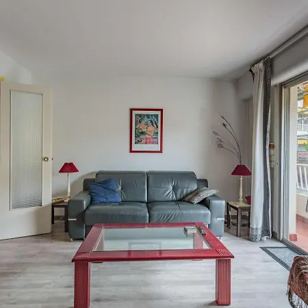 Appartement Moderne T3 Avec Balcon Et Parking, A 800m De La Plage Et Commerces - Fr-1-3-560