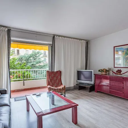Appartement Moderne T3 Avec Balcon Et Parking, A 800m De La Plage Et Commerces - Fr-1-3-560 *