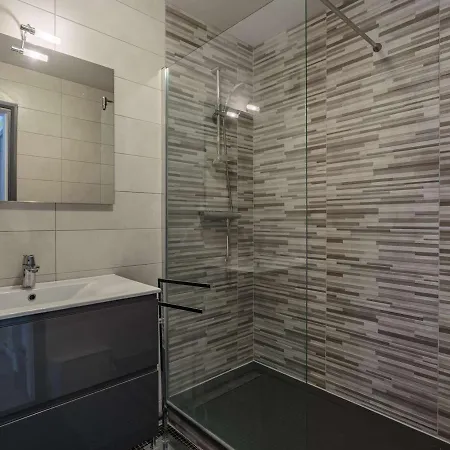 Appartement Moderne T3 Avec Balcon Et Parking, A 800m De La Plage Et Commerces - Fr-1-3-560 Biarritz
